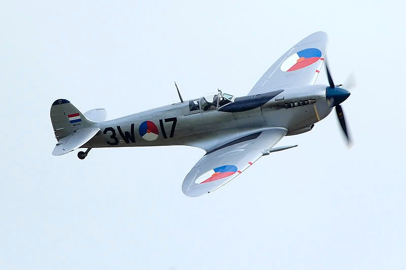 http://i205.photobucket.com/albums/bb167/Jur_photo/TexelAirshow_2007-07-21_587a.jpg