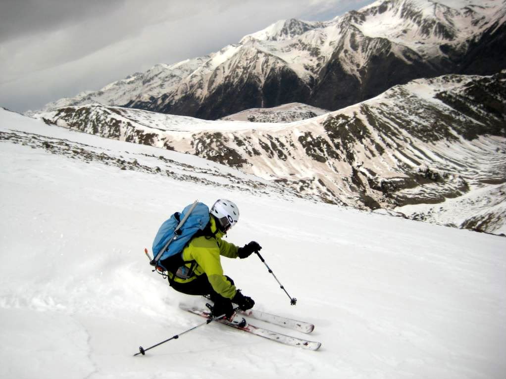 Ski: Caroline - Upper Northwest Gully (Photo: Sam Anderson)
