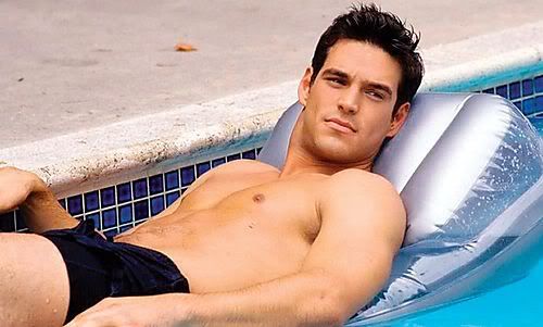 eddiecibrian.jpg%20Eddie%20in%20the%20pool%20image%20by%20wapito319