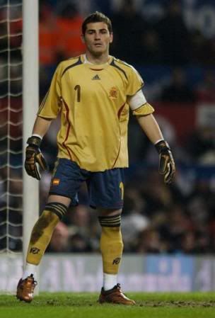 http://i205.photobucket.com/albums/bb316/soccerjorge/spain/casillas.jpg