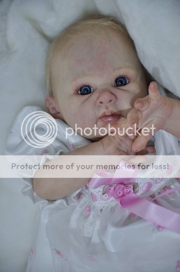 Reborn baby girl Adrie Stoete Lisa anatomically correct torso GHSP MRH 